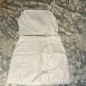 Cute 2 piece skirt and crop top set